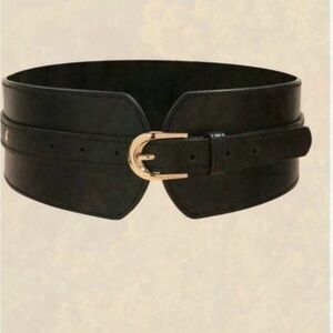 New Buckle Corset Belt black and Gold
Vegan leather